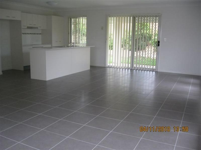 2 Ritz Dr, Coomera QLD 4209