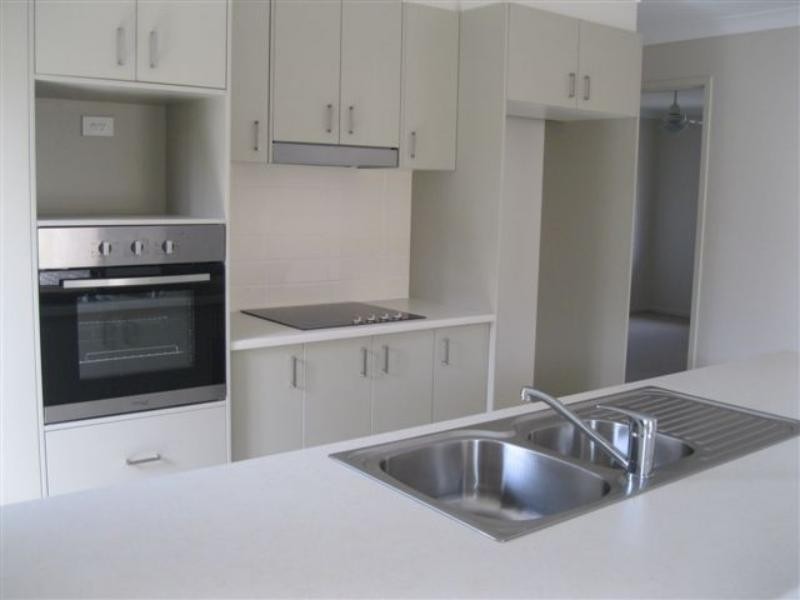 12 Anlaby Dr, Pimpama QLD 4209