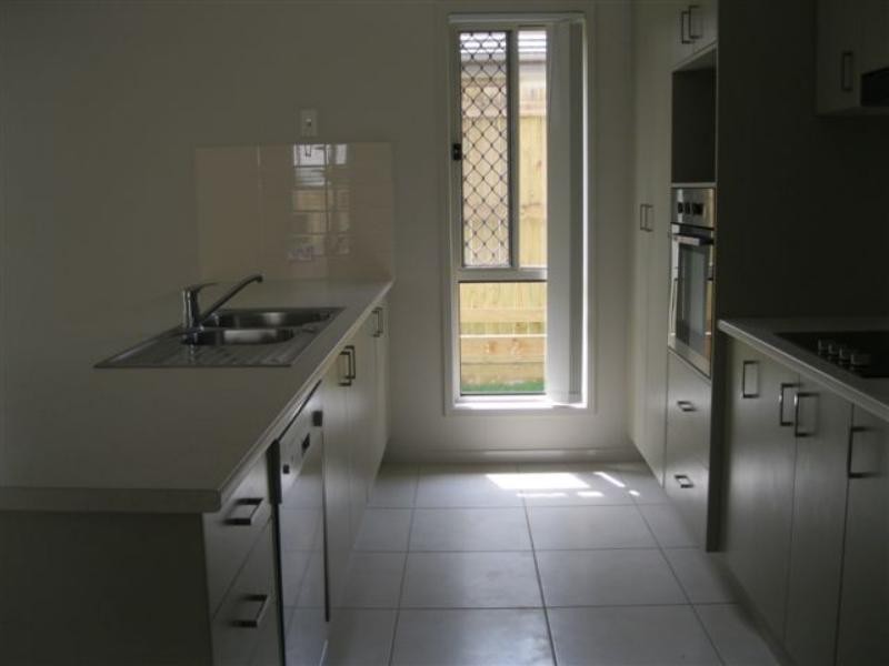 12 Anlaby Dr, Pimpama QLD 4209