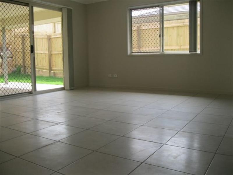 12 Anlaby Dr, Pimpama QLD 4209