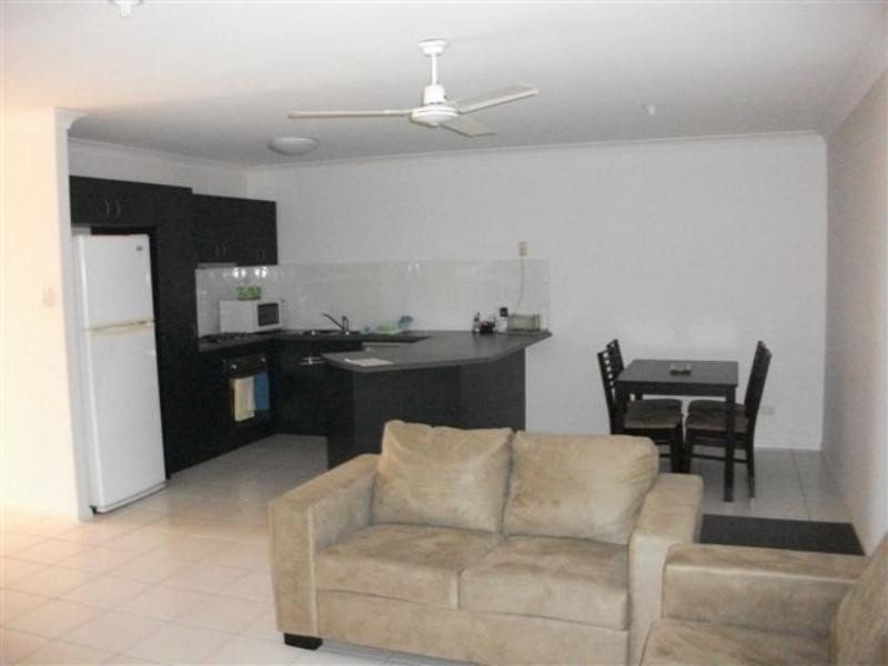 2/13 Dahlia Cres, Ormeau QLD 4208