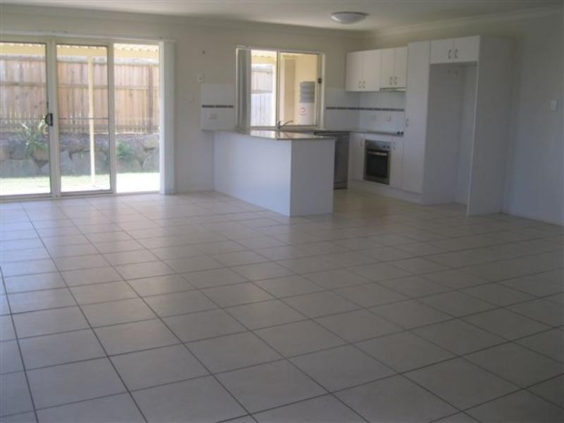 2/2 Hudson Ct, Coomera QLD 4209