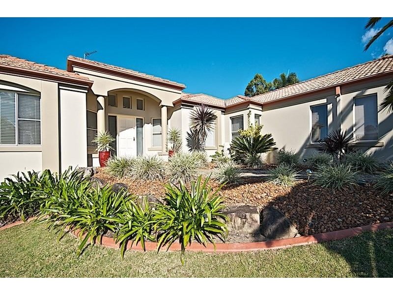 4 Neri Cres, Arundel QLD 4214