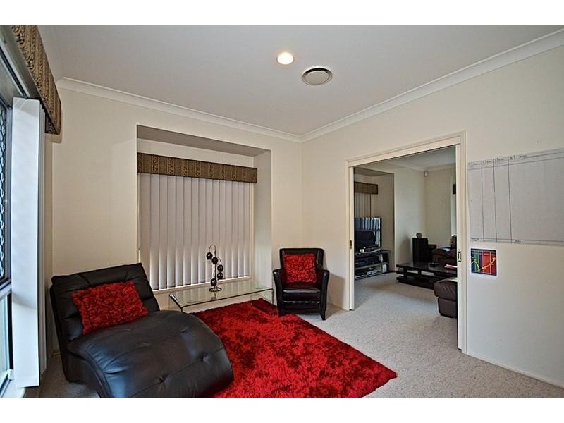 1 Delonix Ct, Arundel QLD 4214