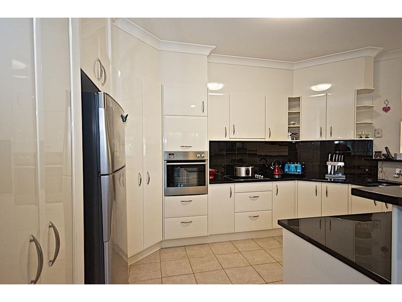1 Delonix Ct, Arundel QLD 4214