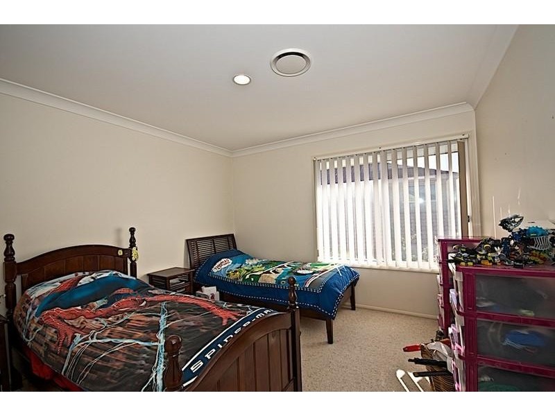1 Delonix Ct, Arundel QLD 4214