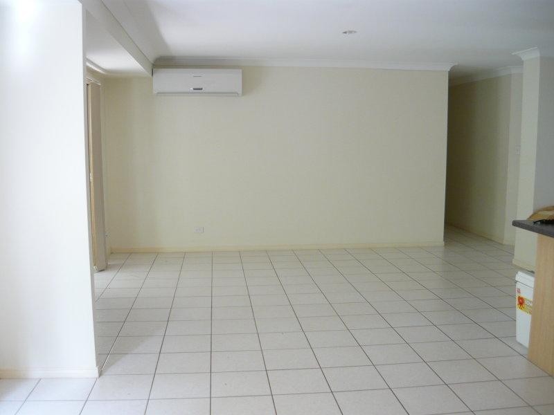 9 Woodbine Ct, Parkwood QLD 4214