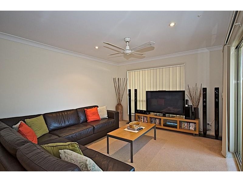 70 Tee Trees Bvd, Arundel QLD 4214