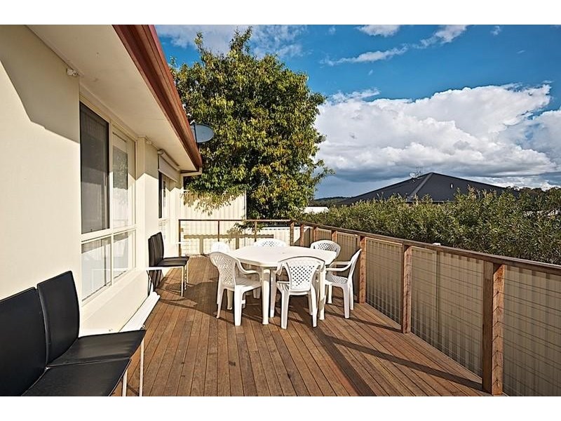 70 Tee Trees Bvd, Arundel QLD 4214