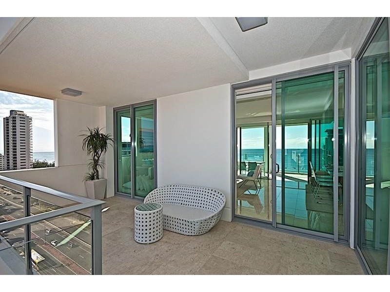 22/106 The Esp, Burleigh Heads QLD 4220