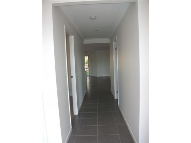 64 McLachlan Cct, Willow Vale QLD 4209