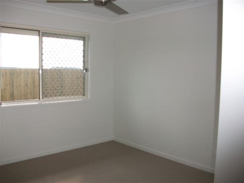 64 McLachlan Cct, Willow Vale QLD 4209