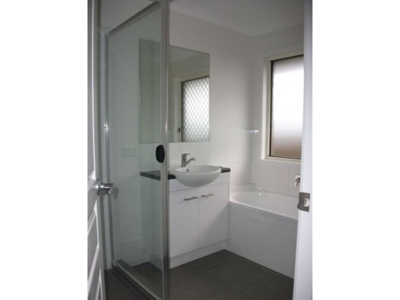 64 McLachlan Cct, Willow Vale QLD 4209