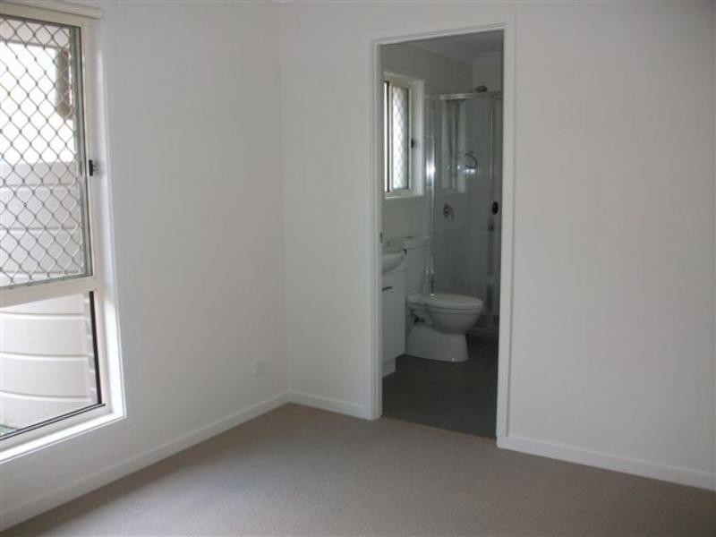 64 McLachlan Cct, Willow Vale QLD 4209