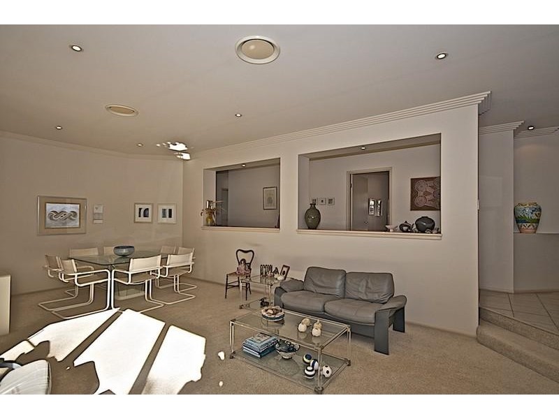 61 Chichester Dr, Arundel QLD 4214