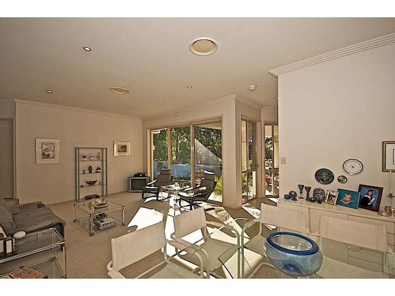 61 Chichester Dr, Arundel QLD 4214