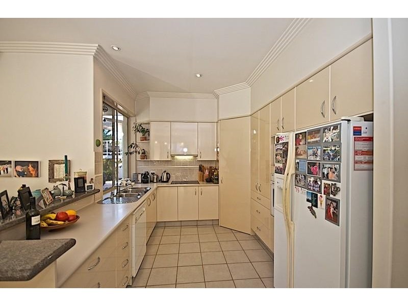 61 Chichester Dr, Arundel QLD 4214