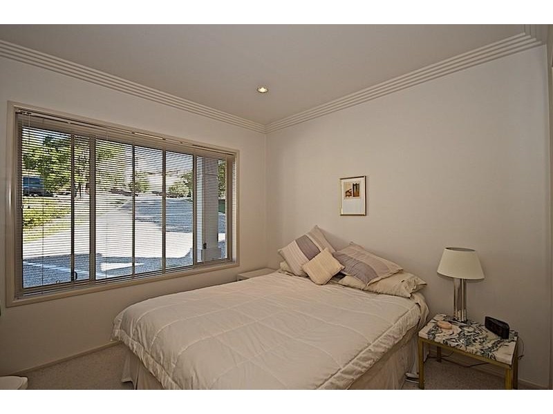 61 Chichester Dr, Arundel QLD 4214