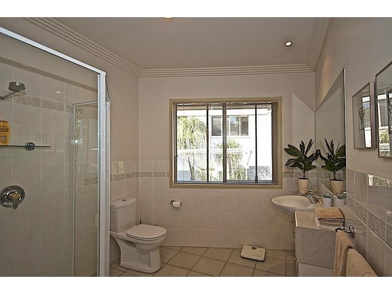 61 Chichester Dr, Arundel QLD 4214