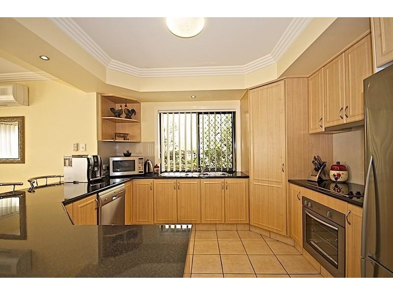 102 Crestwood Dr, Molendinar QLD 4214
