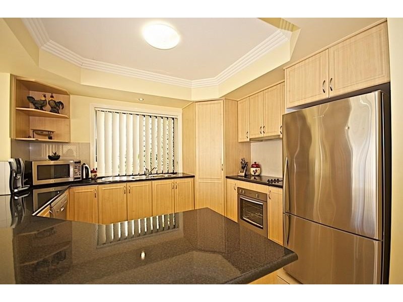 102 Crestwood Dr, Molendinar QLD 4214