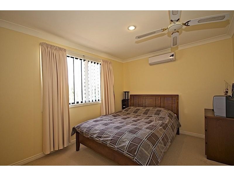 102 Crestwood Dr, Molendinar QLD 4214