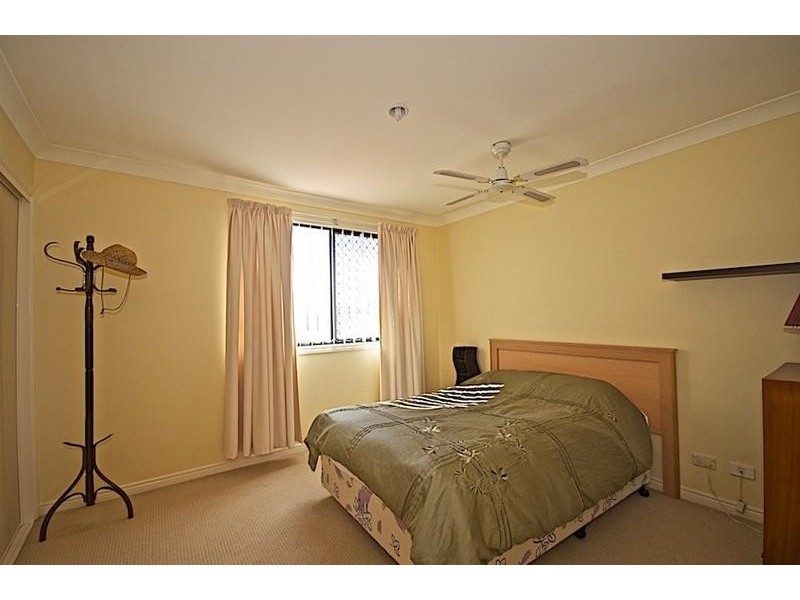 102 Crestwood Dr, Molendinar QLD 4214