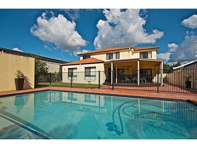 102 Crestwood Dr, Molendinar QLD 4214