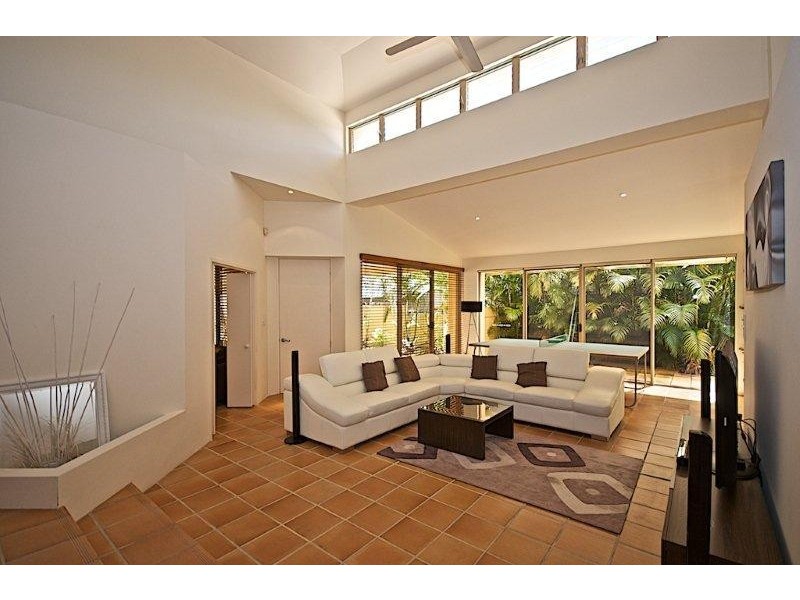 48 Fitzalan Cct, Arundel QLD 4214