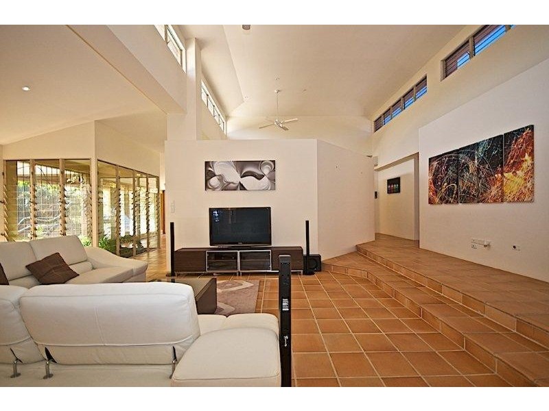 48 Fitzalan Cct, Arundel QLD 4214