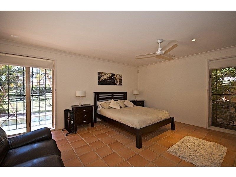 48 Fitzalan Cct, Arundel QLD 4214