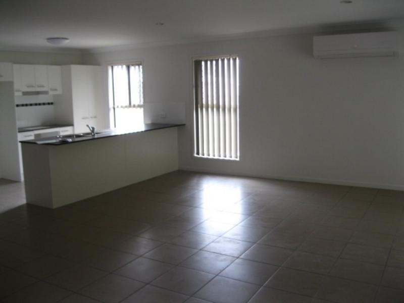 4 Blackstump  St, Gilston QLD 4211