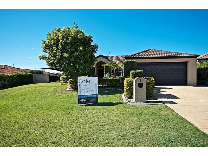 9 Bernard Ct, Arundel QLD 4214