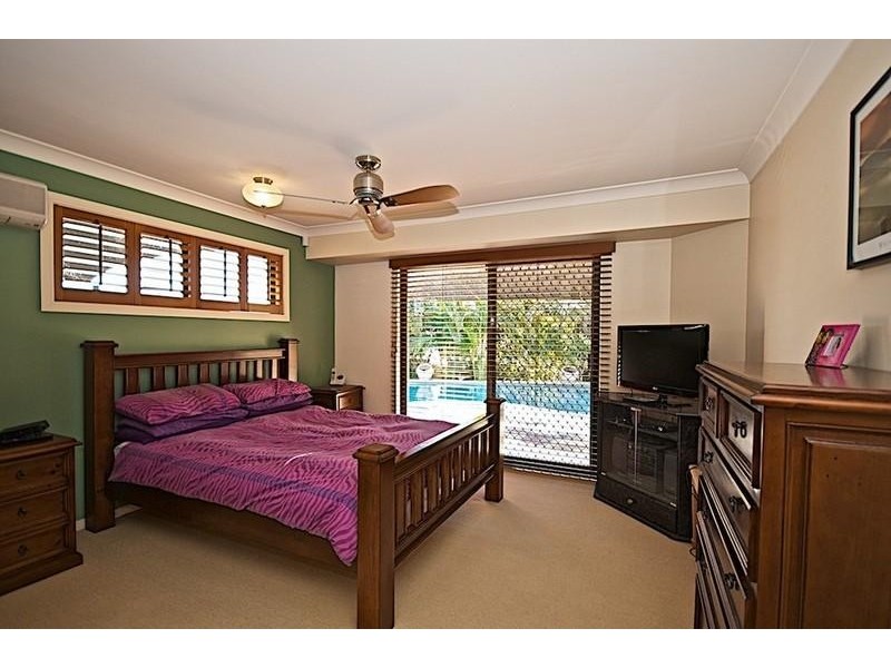 9 Bernard Ct, Arundel QLD 4214