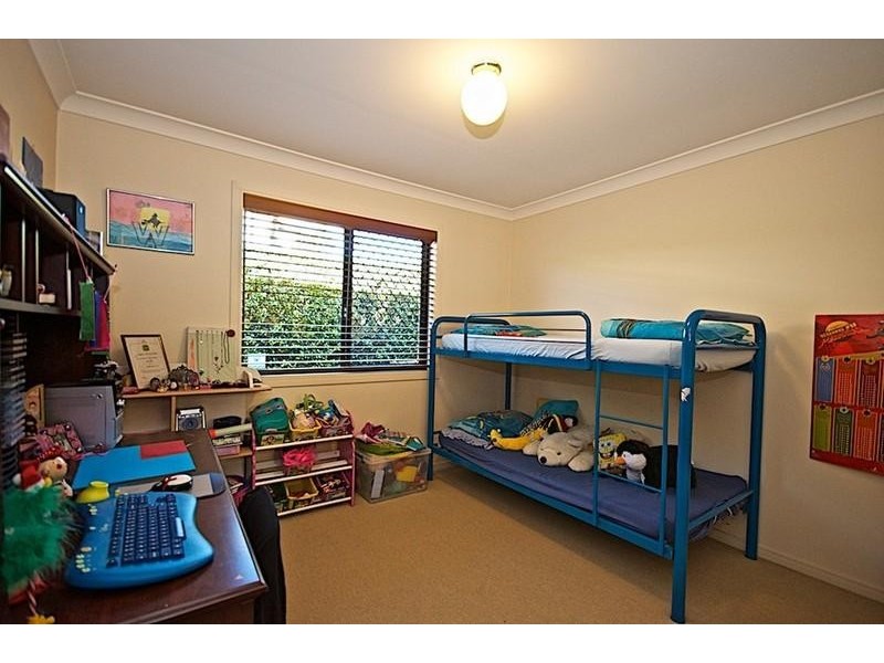 9 Bernard Ct, Arundel QLD 4214