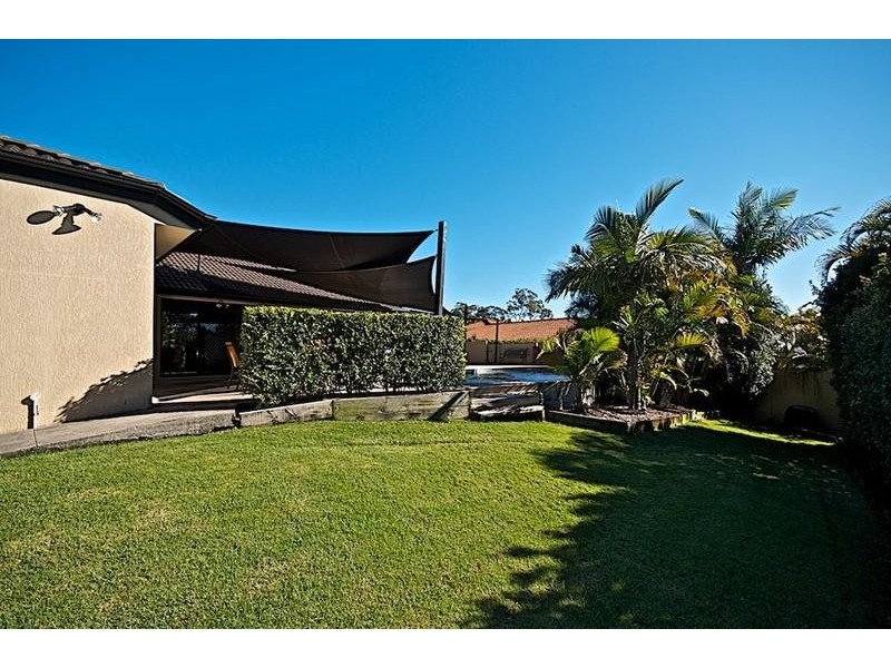 9 Bernard Ct, Arundel QLD 4214