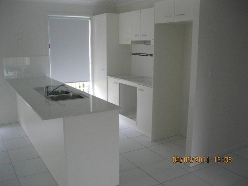 6 Breezeway Dr, Windaroo QLD 4207