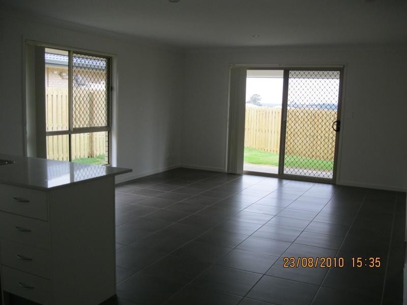 48 Sunridge Cct, Windaroo QLD 4207