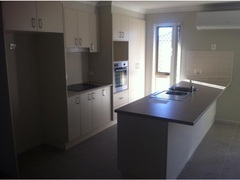 3 Montecarlo Cl, Loganlea QLD 4131