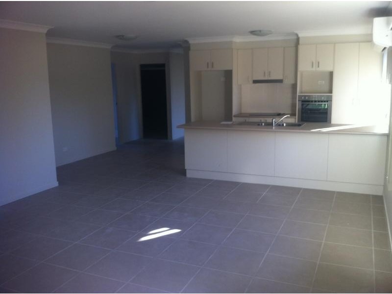 3 Montecarlo Cl, Loganlea QLD 4131