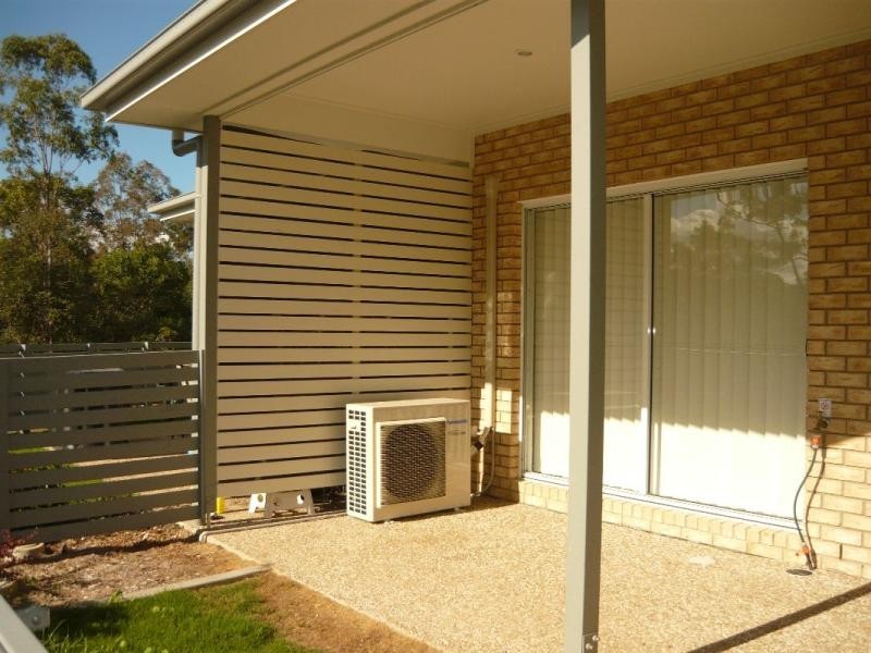 2/1 Frankland Ave, Waterford QLD 4133