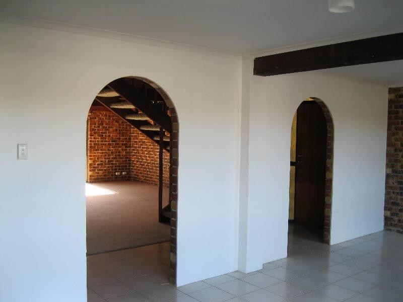 18 Bass Pl, Paradise Point QLD 4216