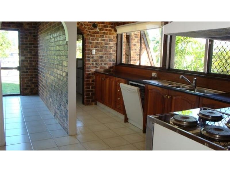 18 Bass Pl, Paradise Point QLD 4216