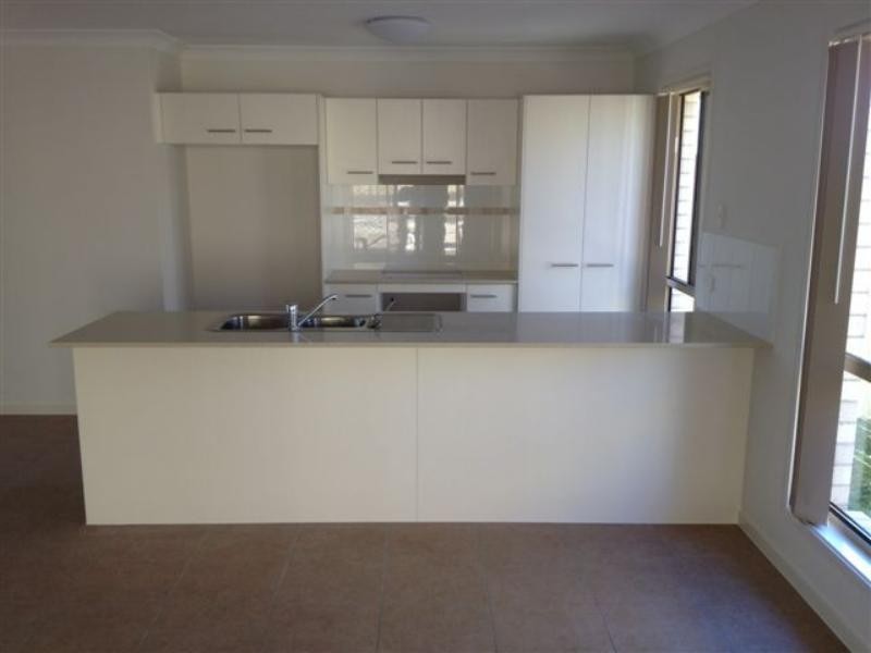 2 Zinc St, Pimpama QLD 4209