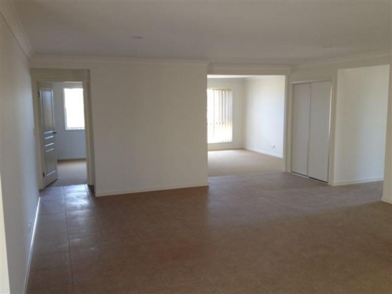 2 Zinc St, Pimpama QLD 4209