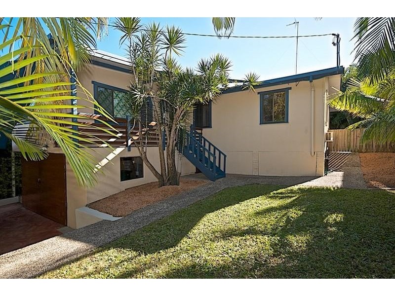 6 Chirn Lane, Labrador QLD 4215