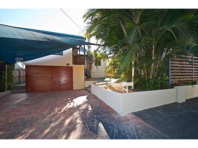 6 Chirn Lane, Labrador QLD 4215