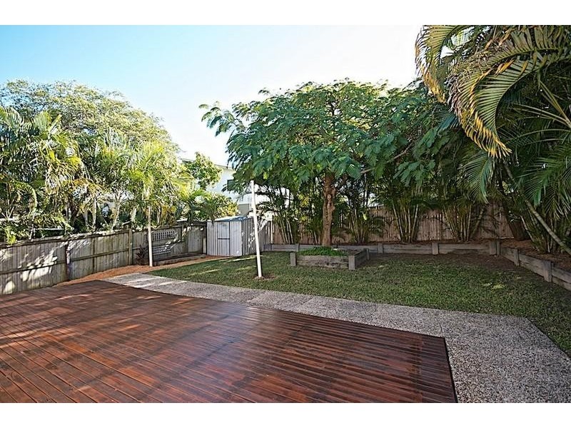 6 Chirn Lane, Labrador QLD 4215