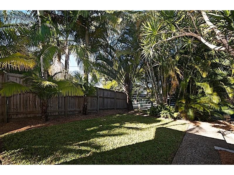 6 Chirn Lane, Labrador QLD 4215