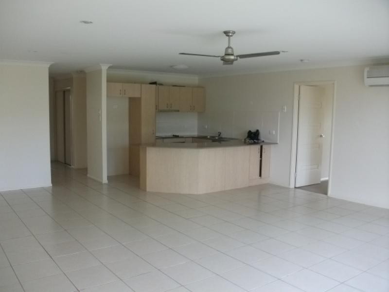 2/12 Eumundi  St, Ormeau QLD 4208